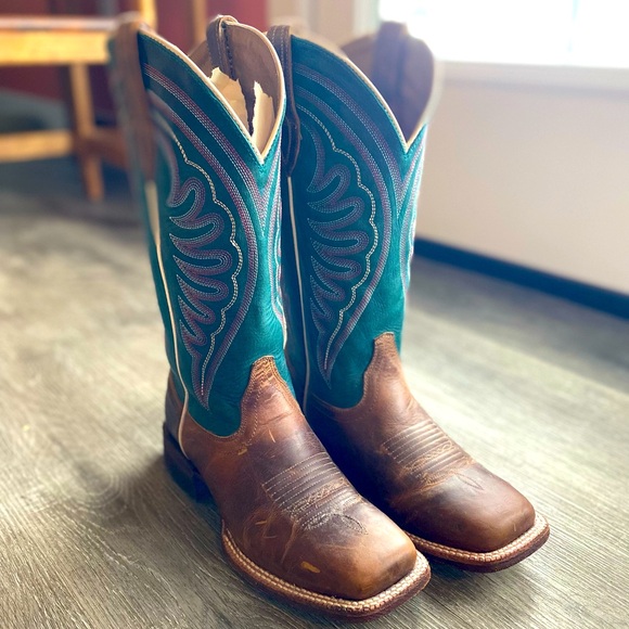 New Ariat Circuit Shiloh Western Boot size 7 women’s. - Picture 1 of 4